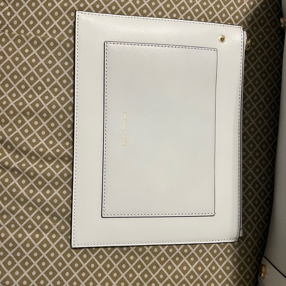 Michael Kors White Tote - Picture 2 of 8